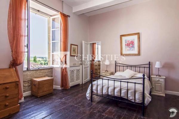 A vendre, magnifique château avec 4 gîtes et piscines près d’Eymet