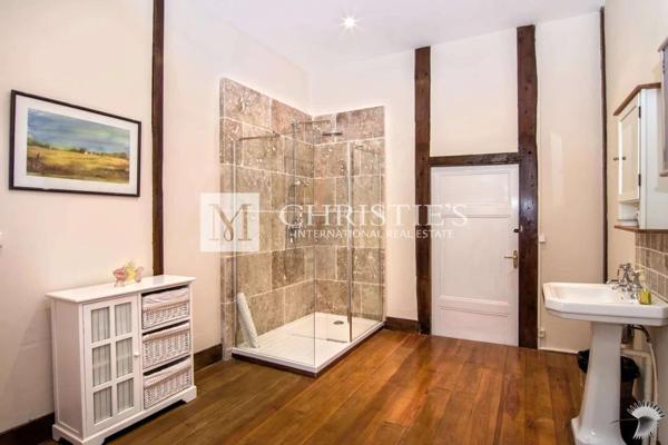 A vendre, magnifique château avec 4 gîtes et piscines près d’Eymet