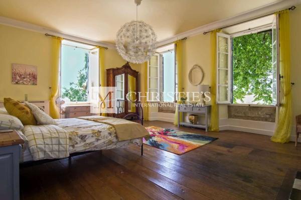 A vendre, magnifique château avec 4 gîtes et piscines près d’Eymet