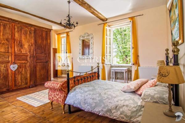 A vendre, magnifique château avec 4 gîtes et piscines près d’Eymet