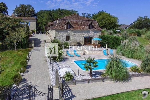 A vendre, magnifique château avec 4 gîtes et piscines près d’Eymet