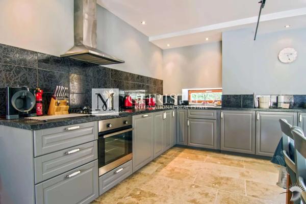 A vendre, magnifique château avec 4 gîtes et piscines près d’Eymet