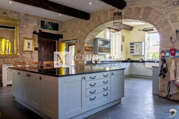 A vendre, magnifique château avec 4 gîtes et piscines près d’Eymet