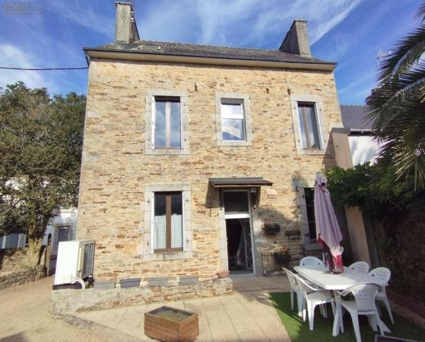 Maison à vendre à Bannalec dans le Finistère (29380), ref : 11352/907   
bourg