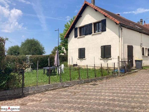 Maison à Saint-Germain-des-Fossés, 03260 - 8 pièces 137m²