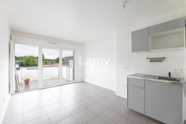 T2 avec balcon et stationnement –  la butte-aux-cailles
