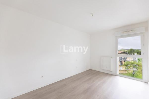 T2 avec balcon et stationnement –  la butte-aux-cailles
