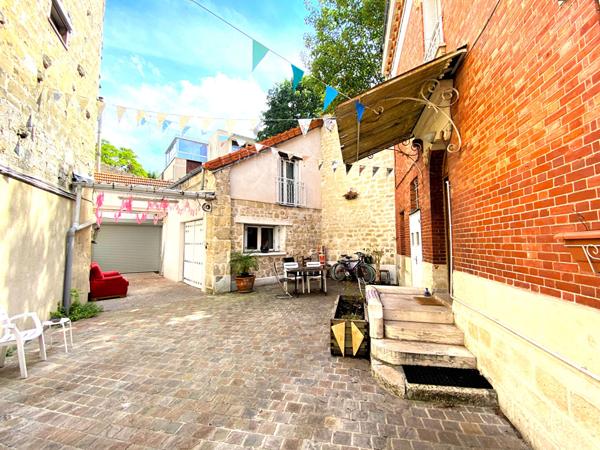 Maison Nanterre 12 pièce(s) 207 m2 €1 470 000 ** - Référence 15254