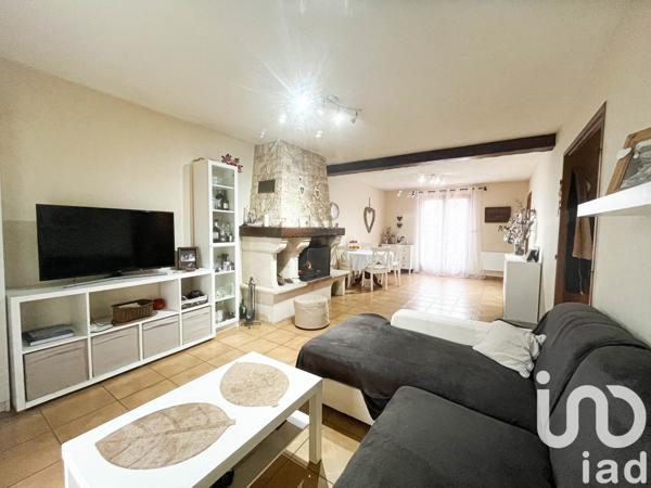 Maison traditionnelle 6 pièces de 165 m² à Rosny-sur-Seine (78710)