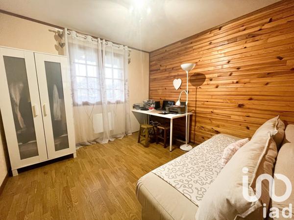 Maison traditionnelle 6 pièces de 165 m² à Rosny-sur-Seine (78710)