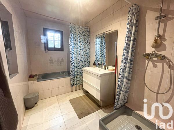 Maison traditionnelle 6 pièces de 165 m² à Rosny-sur-Seine (78710)