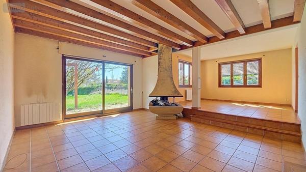 Maison à vendre à Cessy dans l'Ain (01170), ref : 01047-711