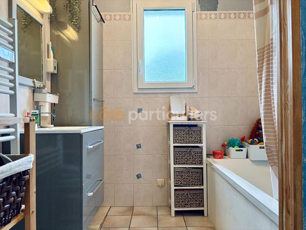 Vente
                Maison100 m² - 5 Pièces -
                    VALOGNES (50700)