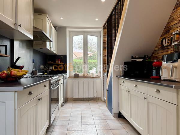 Vente
                Maison100 m² - 5 Pièces -
                    VALOGNES (50700)