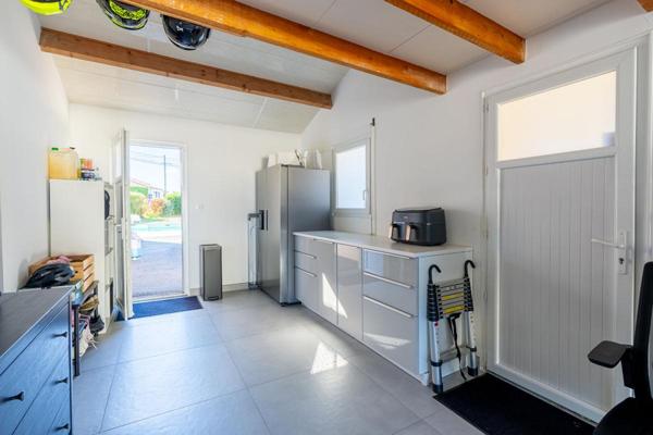 Maison Gorges 5 P . 4 Chs . 121.85 M² . T 883 M² . Garage . Piscine . Terrasses . Abri voiture