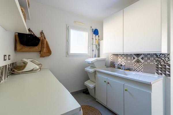 Maison Gorges 5 P . 4 Chs . 121.85 M² . T 883 M² . Garage . Piscine . Terrasses . Abri voiture