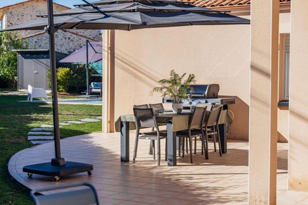 Maison Gorges 5 P . 4 Chs . 121.85 M² . T 883 M² . Garage . Piscine . Terrasses . Abri voiture