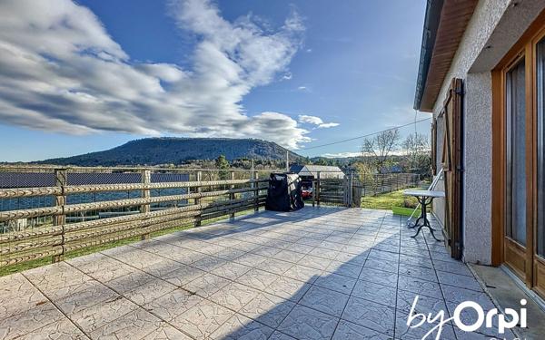 Maison à vendre    8 pièces • 169 m2 Murol