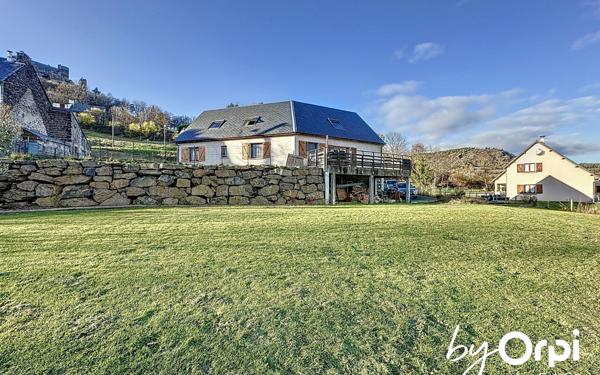 Maison à vendre    8 pièces • 169 m2 Murol