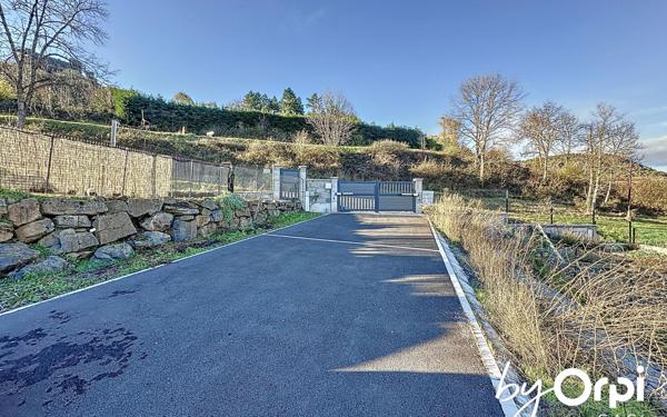 Maison à vendre    8 pièces • 169 m2 Murol