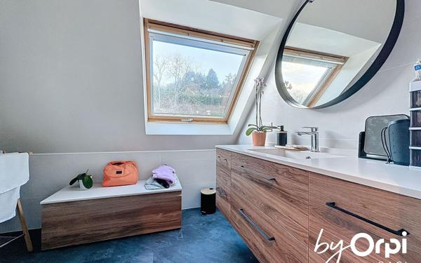 Maison à vendre    8 pièces • 169 m2 Murol