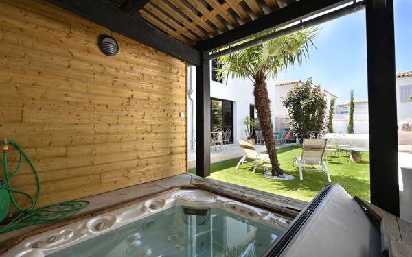 Maison à vendre    5 pièces • 180 m2 Saint-Martin-de-Ré