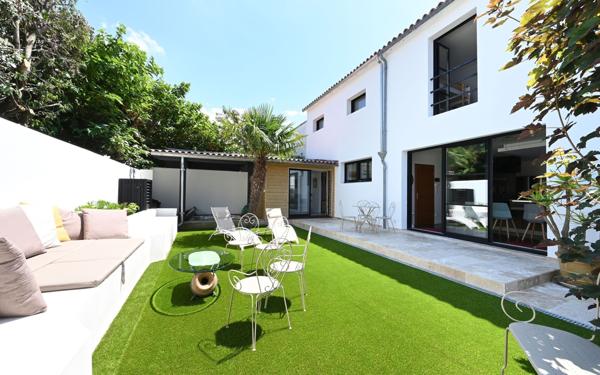 Maison à vendre    5 pièces • 180 m2 Saint-Martin-de-Ré