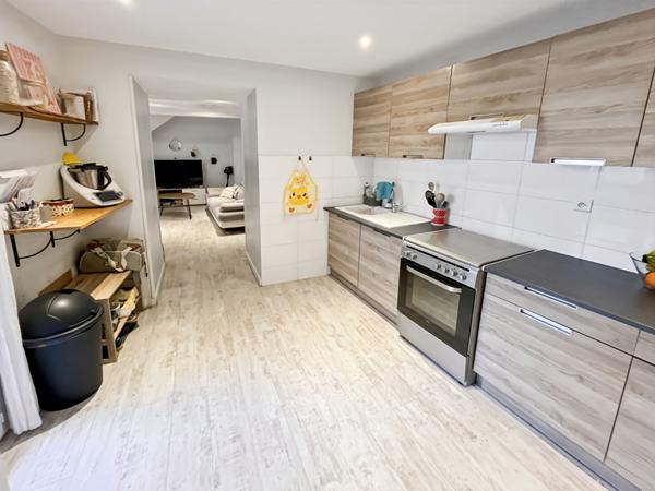 Maison Rognonas avec cour et terrasse