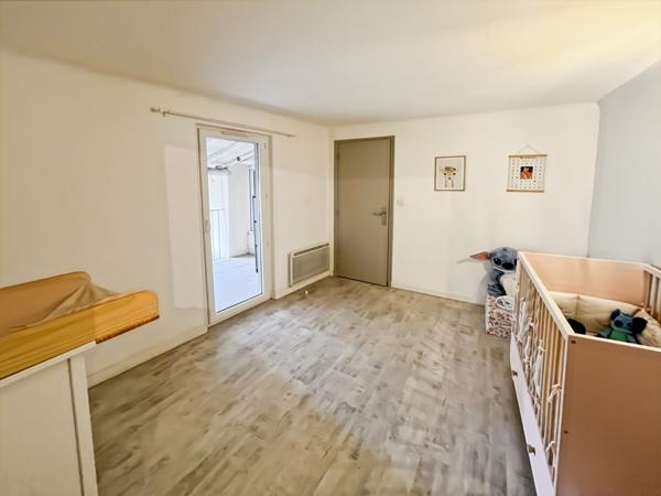 Maison Rognonas avec cour et terrasse