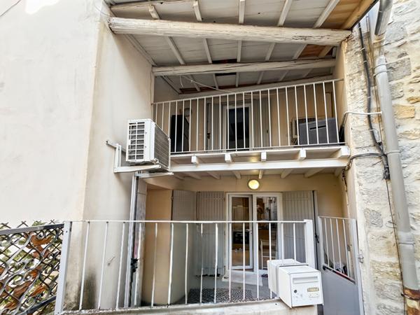 Maison Rognonas avec cour et terrasse