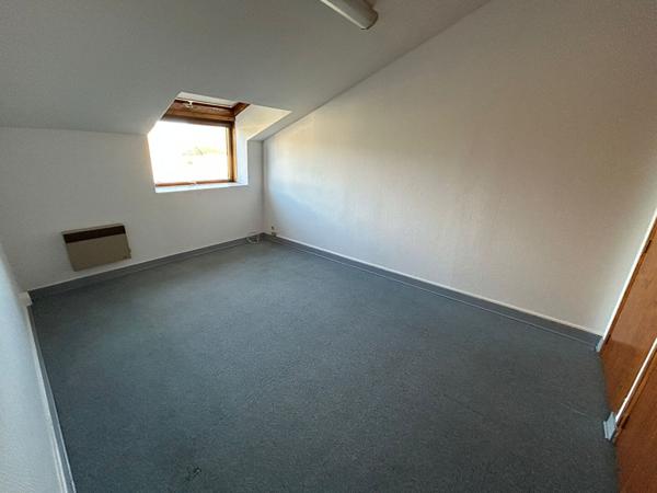 Local professionnel – Quartier préfecture – Poitiers Centre – 69.60 m²