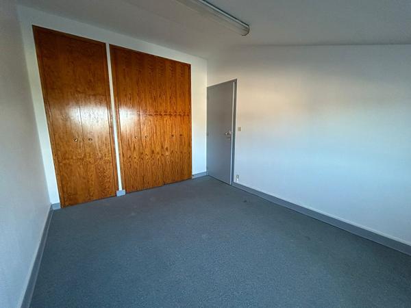 Local professionnel – Quartier préfecture – Poitiers Centre – 69.60 m²