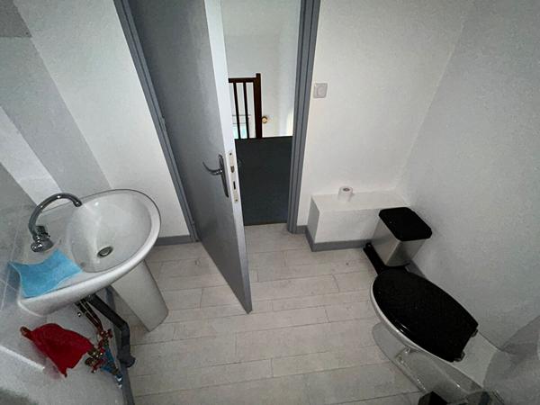 Local professionnel – Quartier préfecture – Poitiers Centre – 69.60 m²