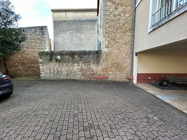 Local professionnel – Quartier préfecture – Poitiers Centre – 69.60 m²