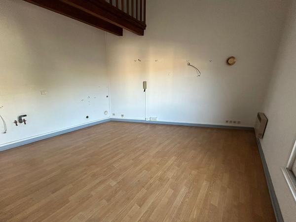 Local professionnel – Quartier préfecture – Poitiers Centre – 69.60 m²