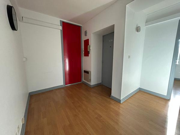Local professionnel – Quartier préfecture – Poitiers Centre – 69.60 m²
