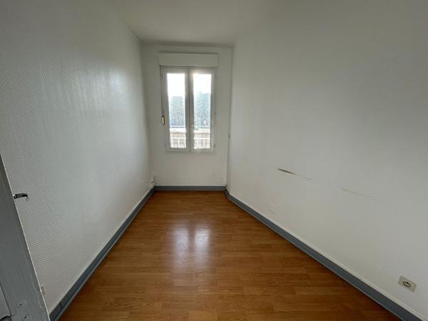 Local professionnel – Quartier préfecture – Poitiers Centre – 69.60 m²
