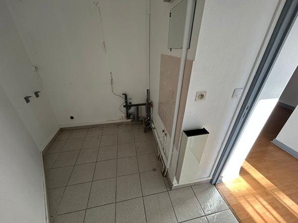 Local professionnel – Quartier préfecture – Poitiers Centre – 69.60 m²
