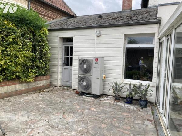 BUCQUOY - MAISON BOURGEOISE avec grange et jardin.