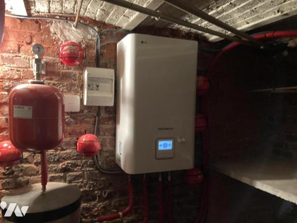 BUCQUOY - MAISON BOURGEOISE avec grange et jardin.