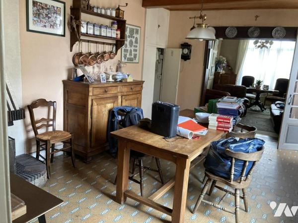 BUCQUOY - MAISON BOURGEOISE avec grange et jardin.