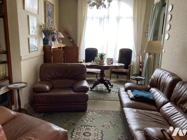 BUCQUOY - MAISON BOURGEOISE avec grange et jardin.