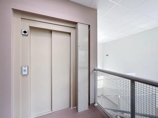 Location Bureau 1 pièces 310 m2 à Bourgoin-Jallieu