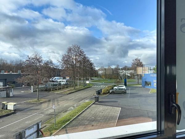 Location Bureau 1 pièces 310 m2 à Bourgoin-Jallieu