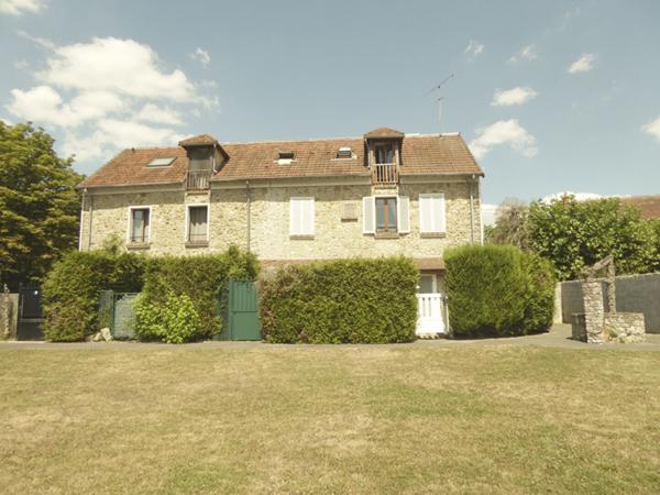 À LOUER - STUDIO MEUBLÉ - BALLANCOURT SUR ESSONNE