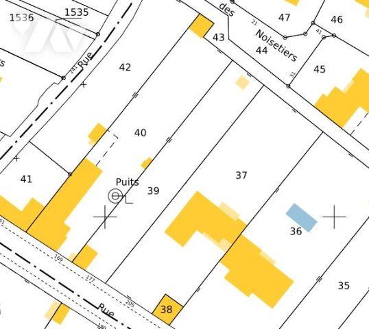Un terrain à bâtir d'une surface de 819 m2.