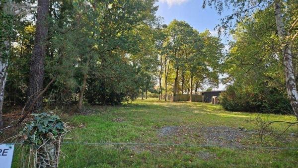 Terrain à Batir à vendre à La Suze-sur-Sarthe dans la Sarthe (72210), ref : HB-1786