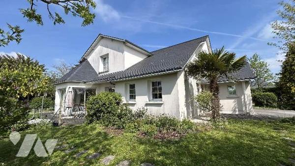 BELLE MAISON 4 CHAMBRES, TERRAIN 749 m², GARAGE