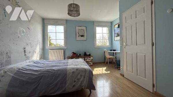 BELLE MAISON 4 CHAMBRES, TERRAIN 749 m², GARAGE