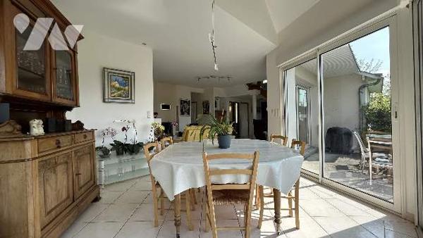 BELLE MAISON 4 CHAMBRES, TERRAIN 749 m², GARAGE